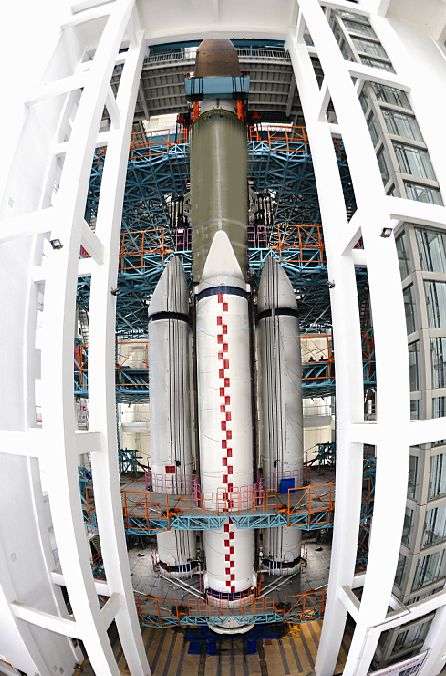 新一代运载火箭组装完毕整体亮相